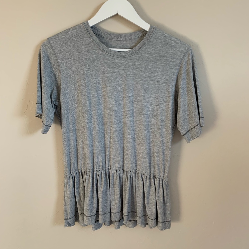 Lululemon Women’s Peplum Tee Size 6